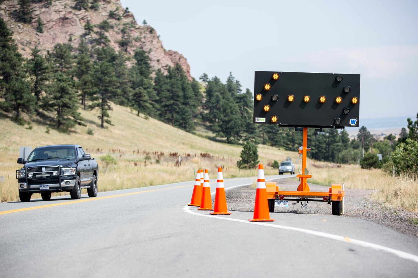 W|ECO Vertical Arrow Boards